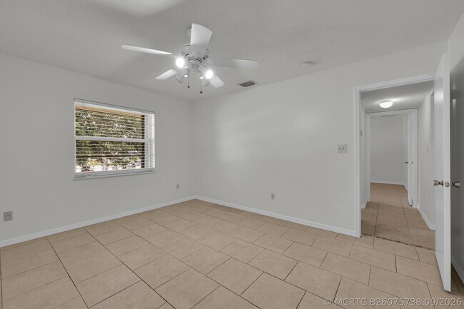 Building Photo - 2302 Sunrise Blvd