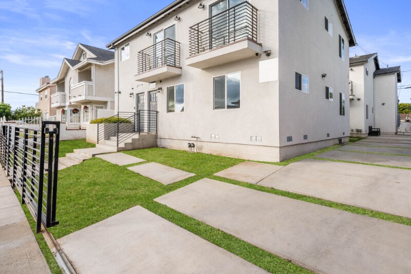 Building Photo - 1427 254th St