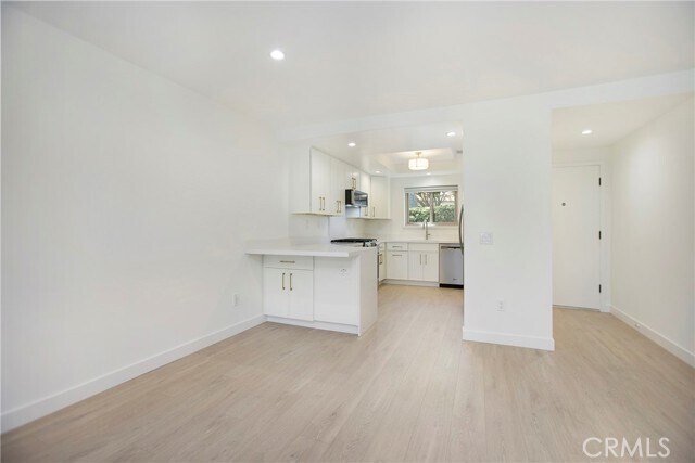 Building Photo - 31612 W Nine Dr