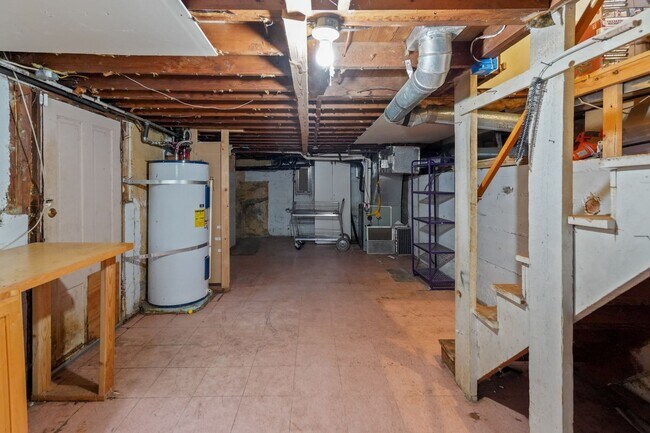 Building Photo - Beautifully Renovated 4-Bedroom Farmhouse on Large Corner Lot in the Heart of Sublimity - Water/S...