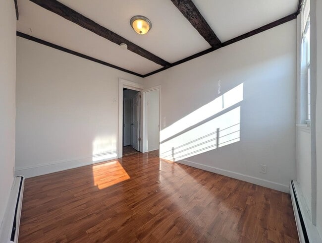 Building Photo - 148 South St