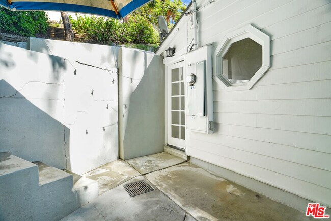 Building Photo - 3531 Wonder View Dr