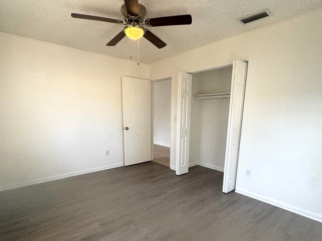 Building Photo - 3072 Martin Ave