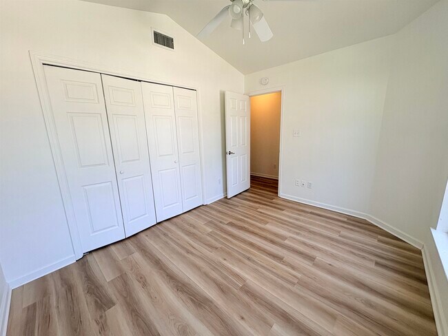 Building Photo - 4428 Siesta Ct