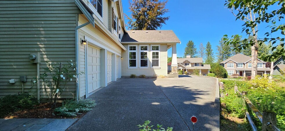 Building Photo - 23517 SE 49th St