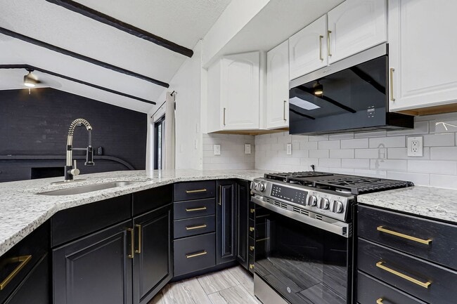 Building Photo - beautiful swimming pool and backyard oasis! fully remodeled home new appliances !