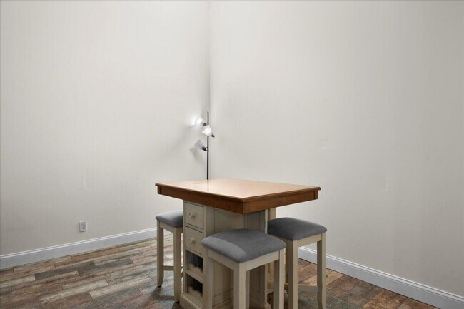 Building Photo - 403 Sun Terrace Ct