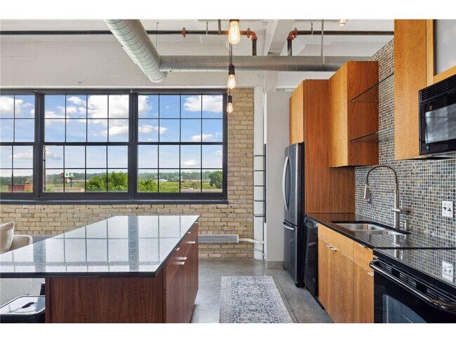 Building Photo - 730 Stinson Blvd NE