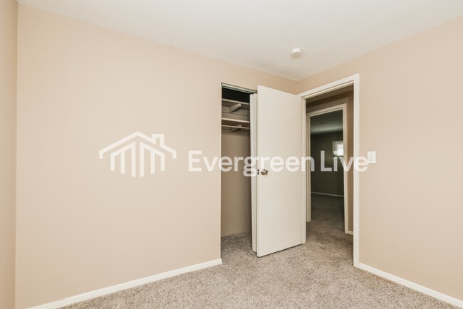 Building Photo - 3927 Elmira Dr