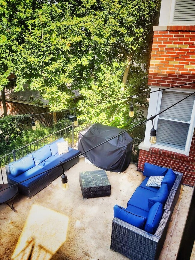 Patio - 7333 Amherst Ave