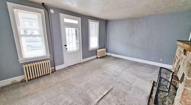 Building Photo - 523-523 1/2 Frederick Street