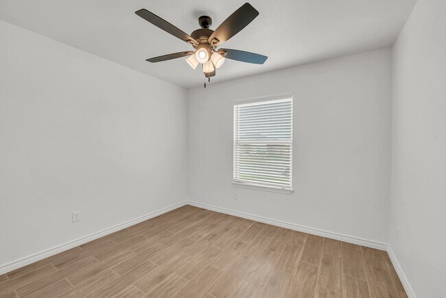 Building Photo - Beautiful New Build in Highly Desired Area