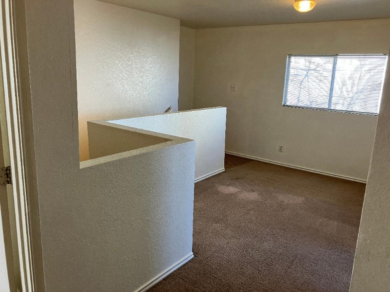 Building Photo - 9910 Amber Ledge