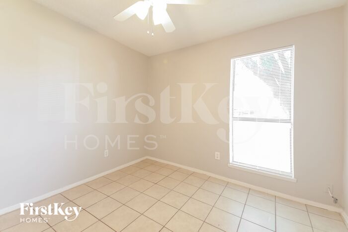 Building Photo - 1205 Colony Dr