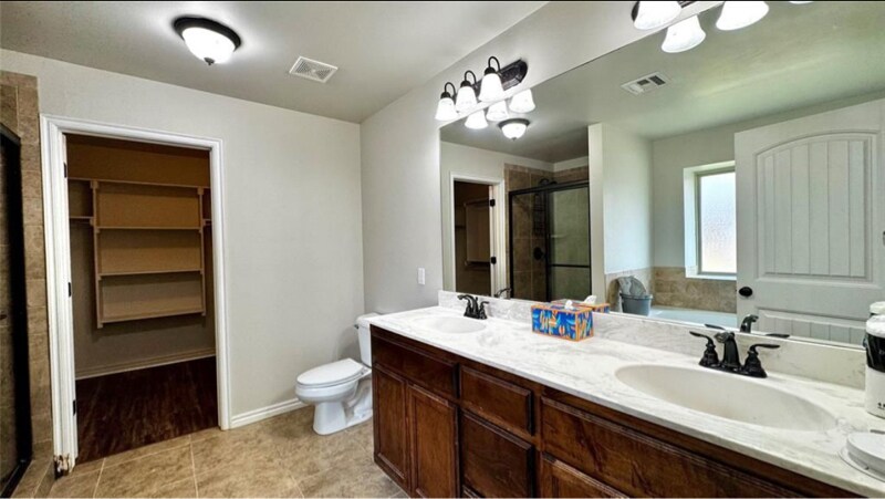 Building Photo - 1328 Ridgeway Dr