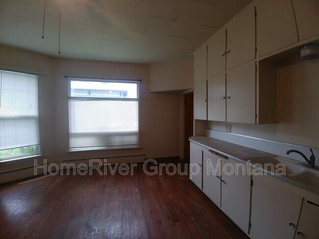 Building Photo - 603 Stephens Ave