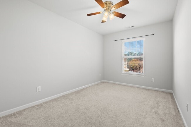Building Photo - Town House in North Raleigh- Available Now