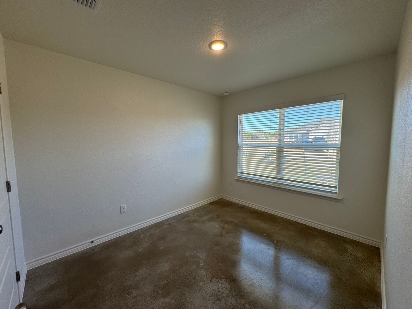 Building Photo - 1206 Concord Dr