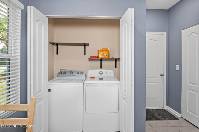 Building Photo - 237 Aralia Ln