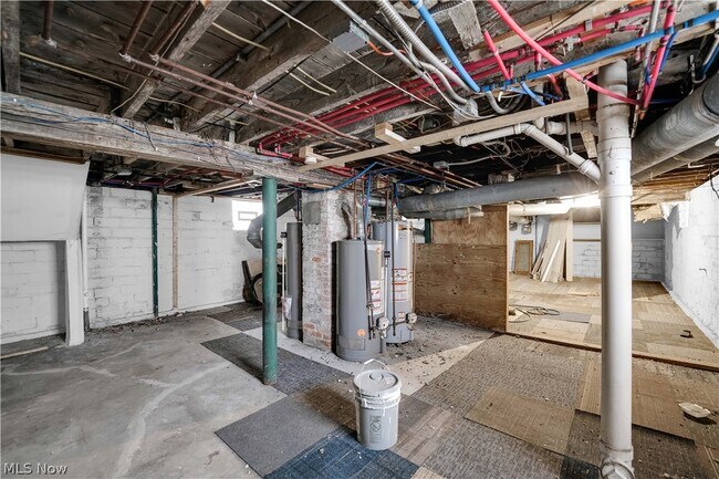 Building Photo - 1355 West Blvd