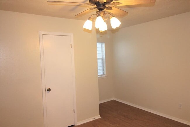 Building Photo - 1707 Jennifer Cir