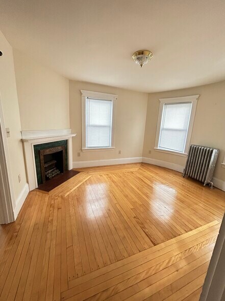 Building Photo - 17 Hiawatha Rd