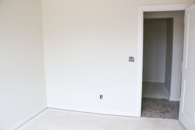 Building Photo - Brand New Home in Shawnee!