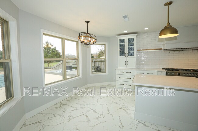 Building Photo - 57 Taylor Dr