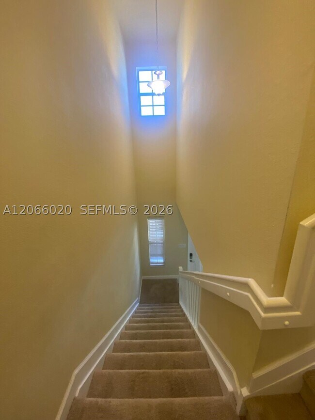Building Photo - 9438 SW 171st Ct