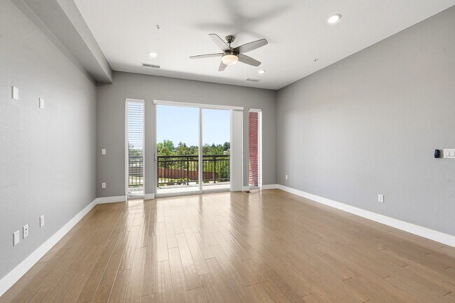 Building Photo - $3,045.95 with $400 off the first month's rent, 2 Beds - 2 Bath, Condo in Denver with Unobstructe...