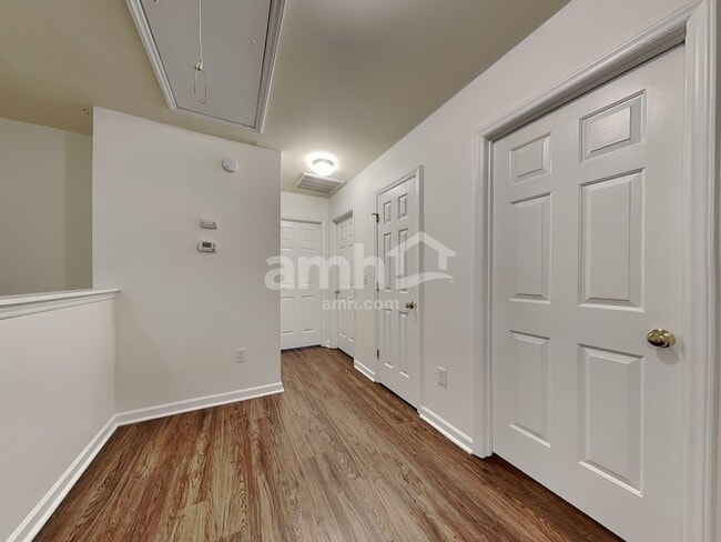 Building Photo - 704 Marjam Ln