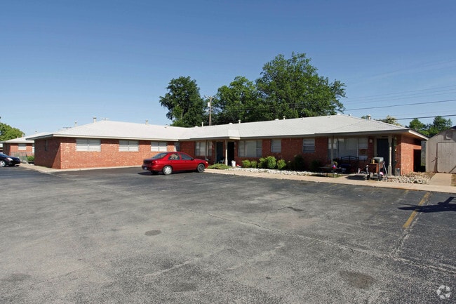 Building Photo - 1111 Wylie Rd