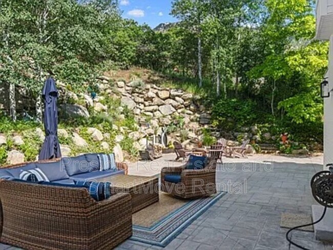 Building Photo - 10927 Lostwood Dr
