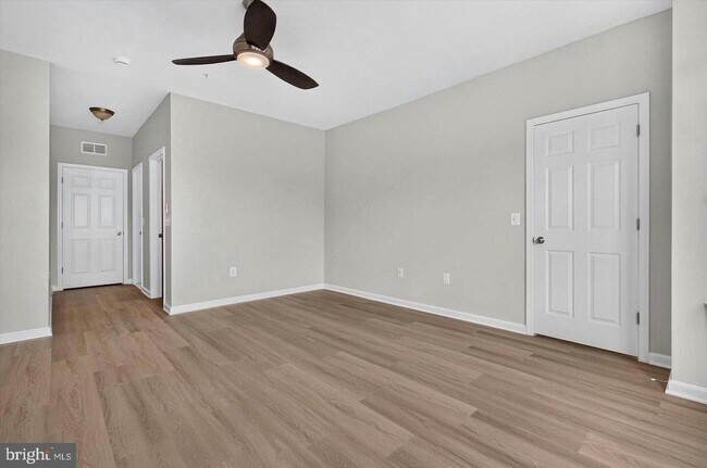 Building Photo - 43845 Centergate Dr
