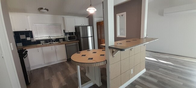 Building Photo - 3 Bedroom/2 Bath For Rent...$1700 Monthly Rent & $1700 Security Deposit Available NOW