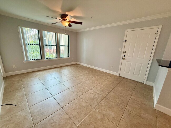 Building Photo - One bedroom one bathroom condo in Palmer Ranch