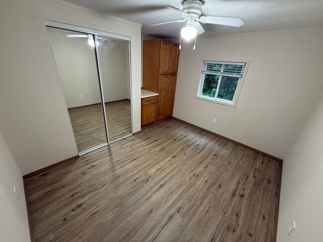 Building Photo - Private remodeled 2 bed home with huge fenced yard in Puyallup for rent now!