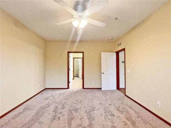 Building Photo - 9500 Declaration Dr