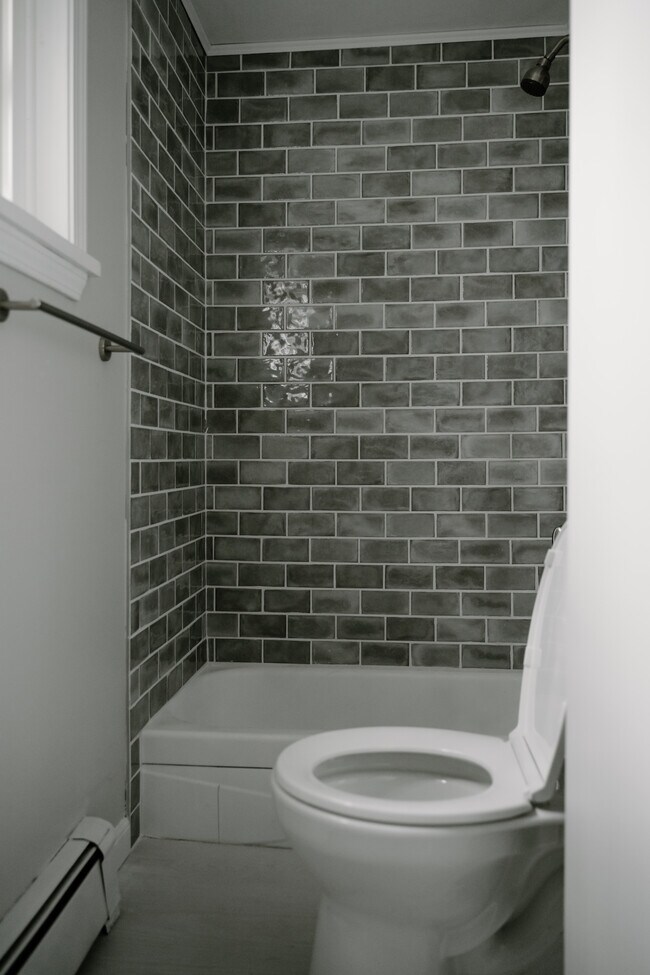 Building Photo - 354 Terrace Blvd