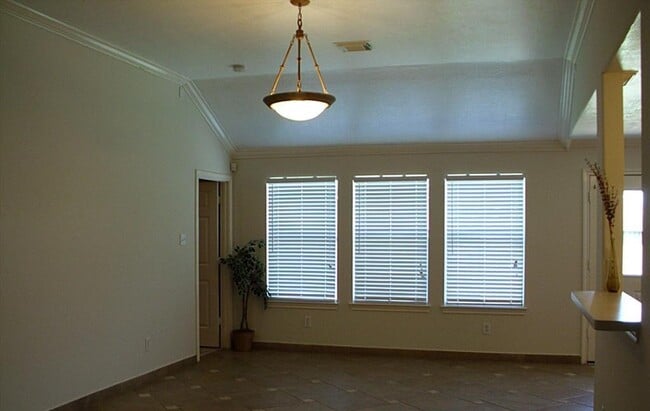 Building Photo - 5911 Bradworthy Dr