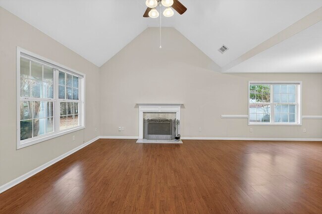 Building Photo - 155 W River Bend Dr
