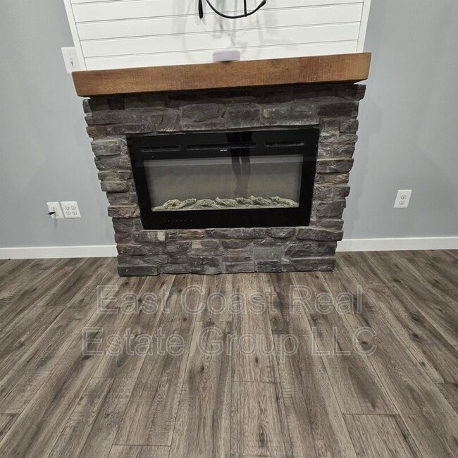 Building Photo - 17824 Stars Ln