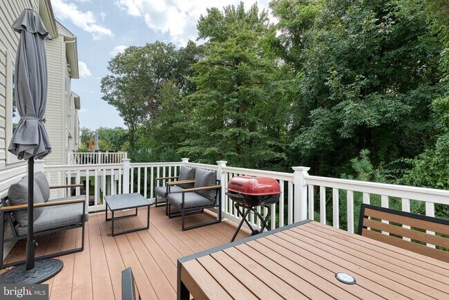 Building Photo - 513 Bluffton Dr