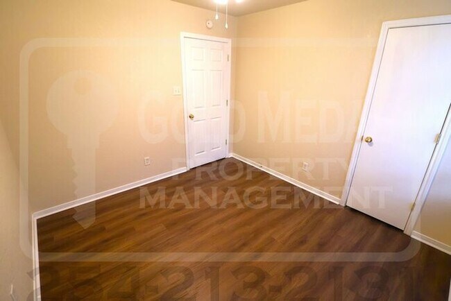 Building Photo - 1720 Aztec Trce