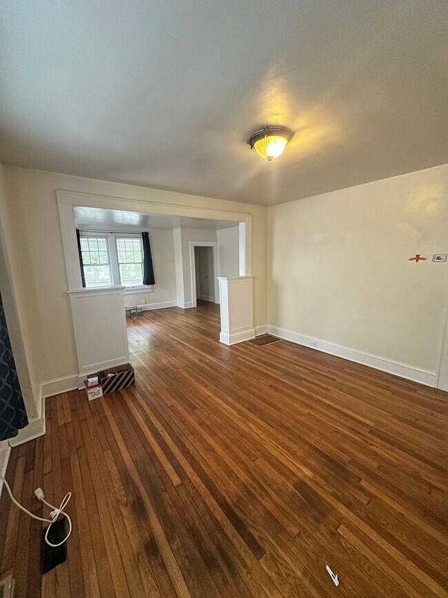 Building Photo - 527 Maryland Ave