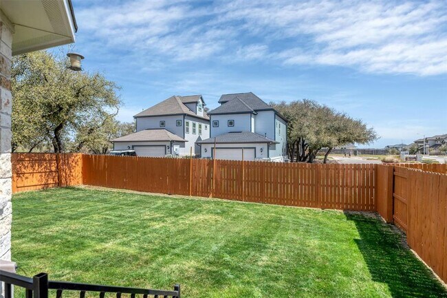 Building Photo - 2404 Burberry Ln