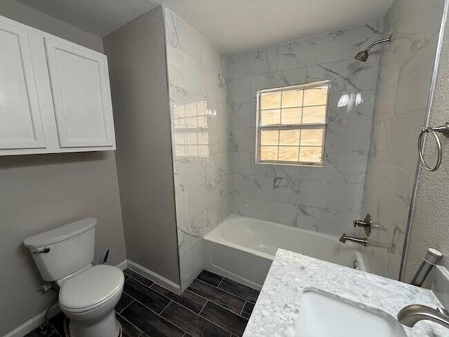 Building Photo - Charming 2-Bed, 1-Bath Home in the Heart of Waco!