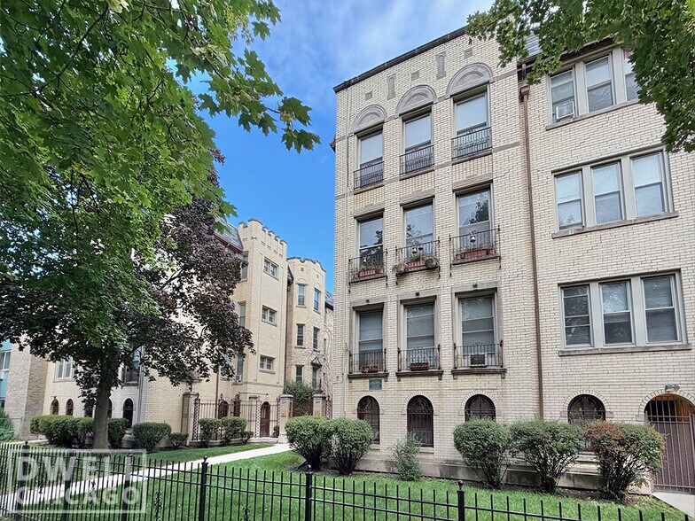 Building Photo - 1430 W Farwell Ave
