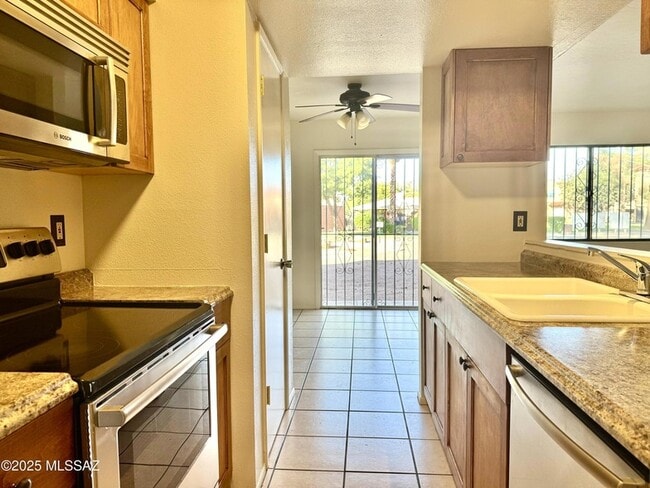 Building Photo - 6536 Calle La Paz