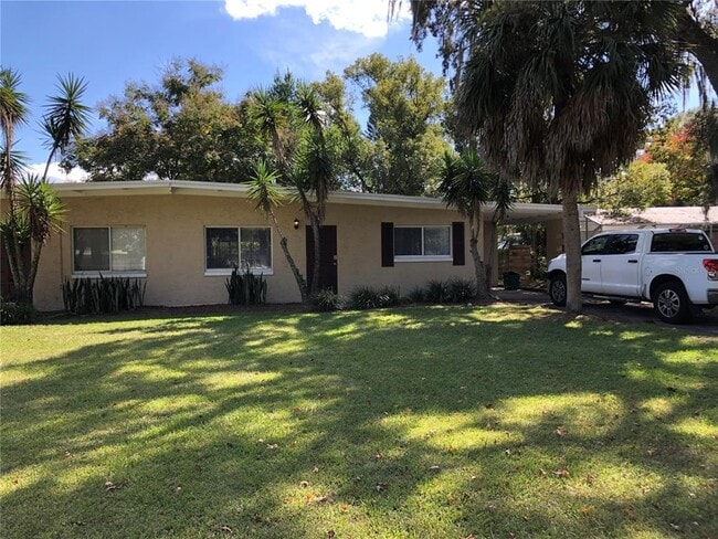 Building Photo - 3 Lotus Lake Dr